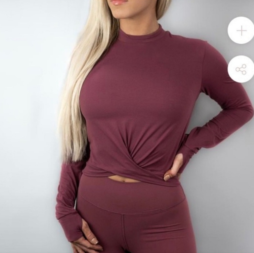 Buffbunny Knotty Top